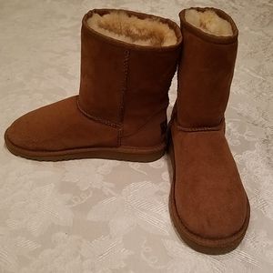 UGG Kids Classic
